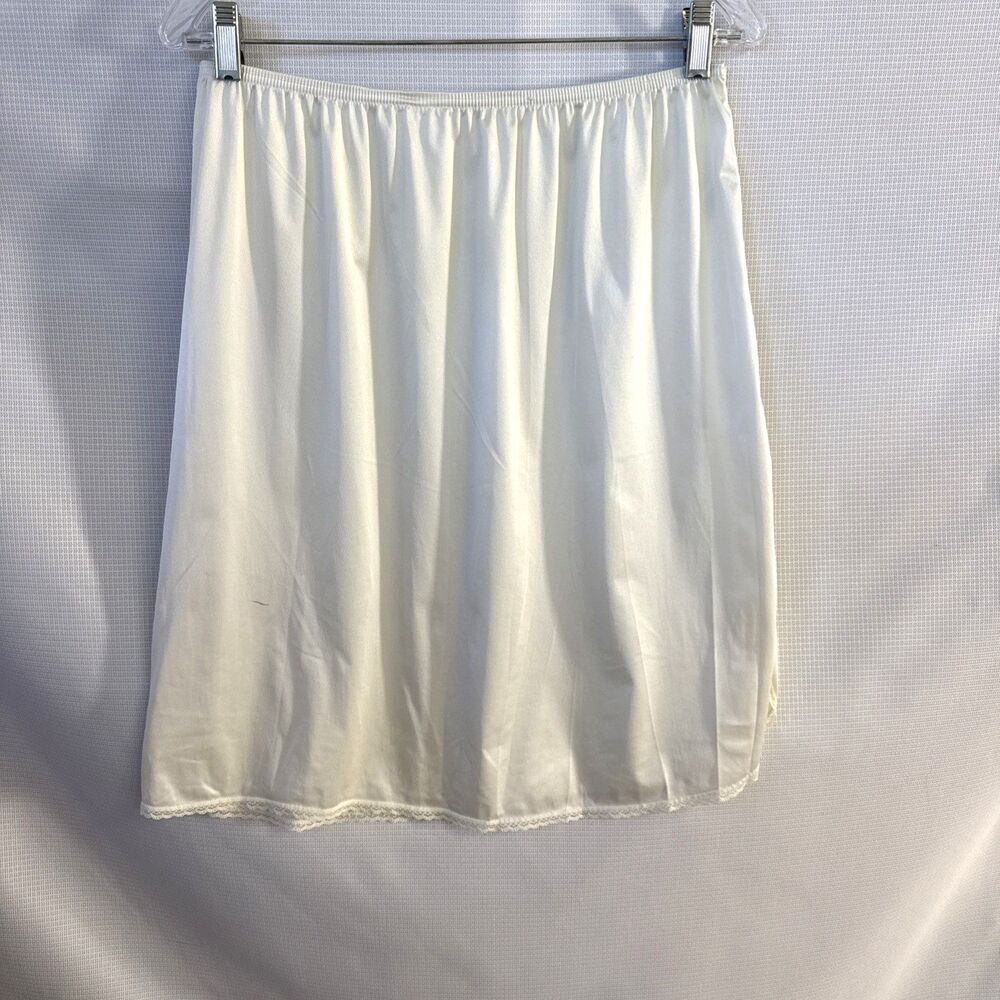 Vanity Fair Half Slip Cream Nylon 28" x 22" Side Slit 8" #11-760 ~ Size L